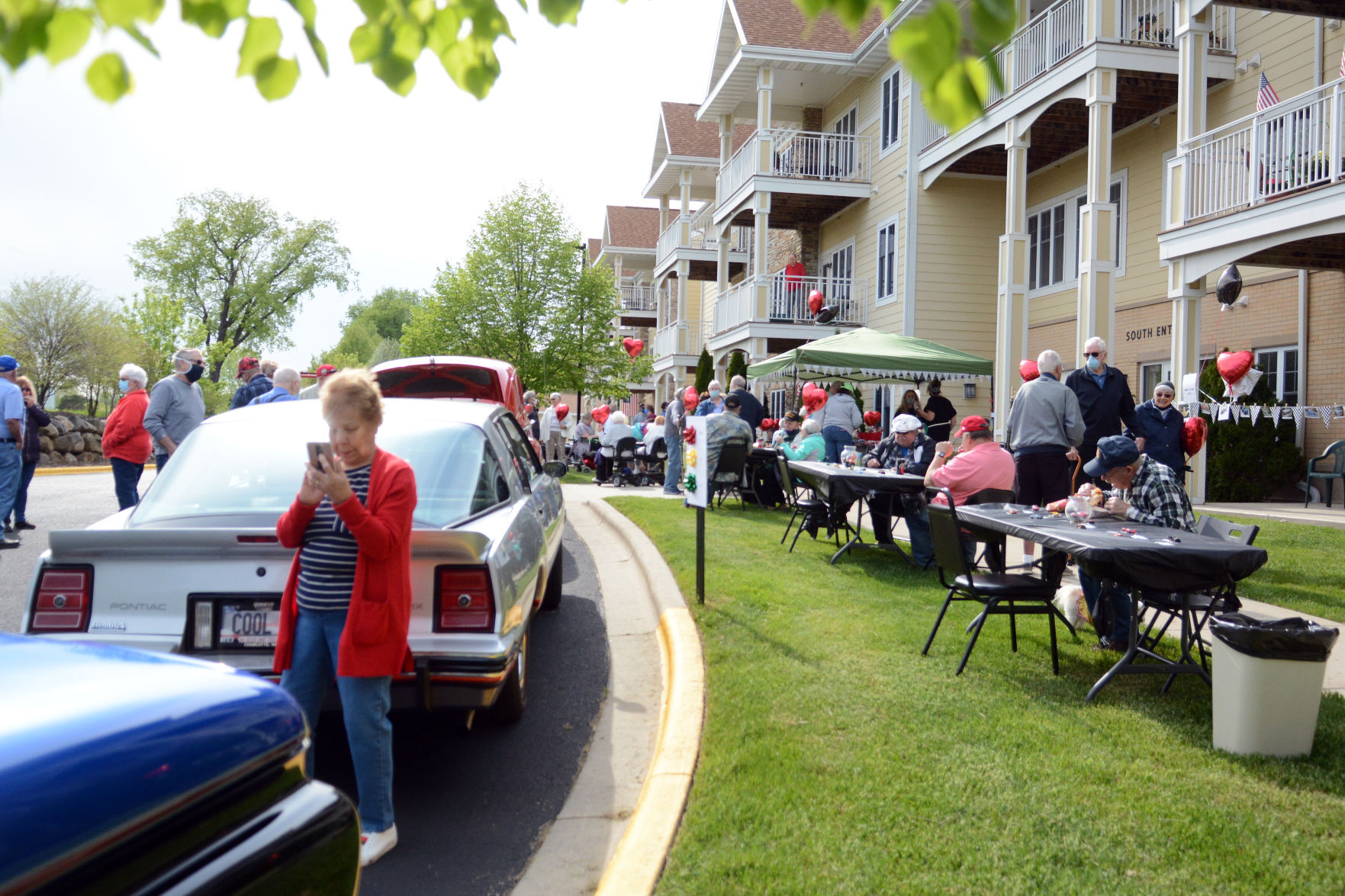 Oak Park Place classic car parade
